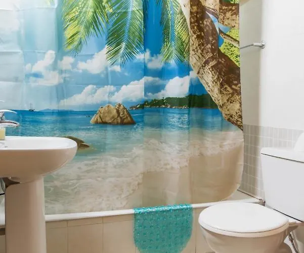 Euro Carissa Flat 101 * ラルナカ